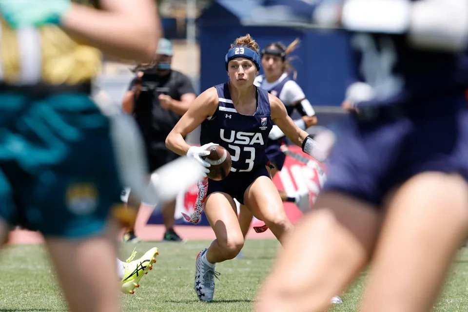 U.S. wide receiver Isabella "Izzy" Geraci runs with the ball during a game against Australia.