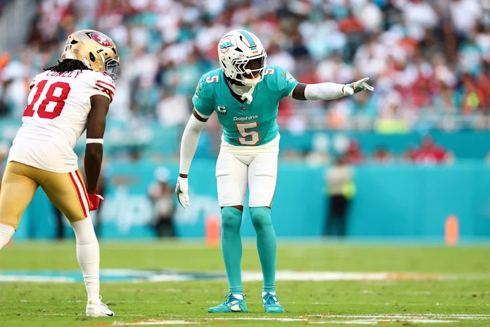 MIAMI GARDENS, FLORIDA - DECEMBER 22: Jalen Ramsey #5 of the Miami Dolphins gets set during the first half of an NFL football game against the San Francisco 49ers at Hard Rock Stadium on December 22, 2024 in Miami Gardens, Florida. (Photo by Kevin Sabitus/Getty Images)
