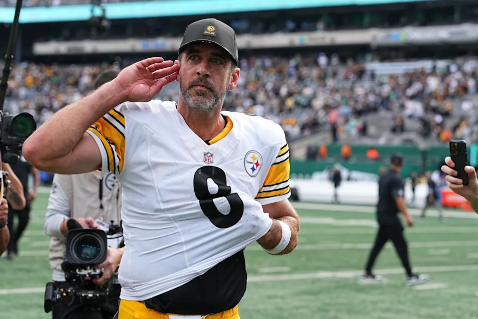 EAST RUTHERFORD, NEW JERSEY - SEPTEMBER 7: Aaron Rodgers #8 of the Pittsburgh Steelers reacts against the New York Jets after the game at MetLife Stadium on September 7, 2025 in East Rutherford, New Jersey. (Photo by Mitchell Leff/Getty Images)